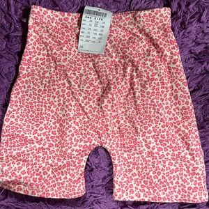 Brandy Melville Griffin  Shirt